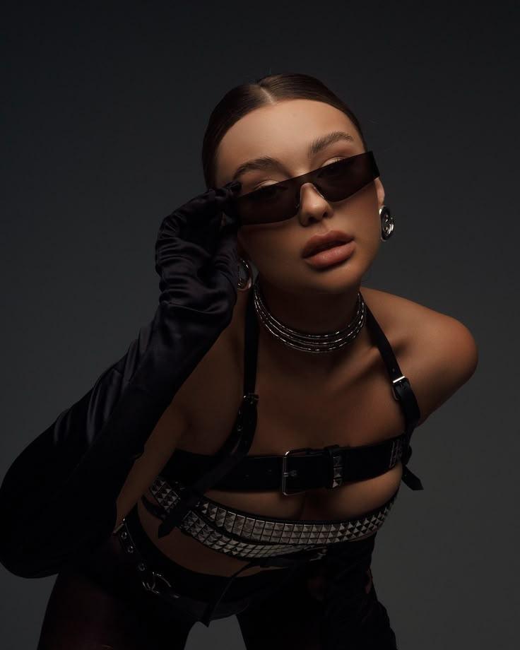 AXA editorial